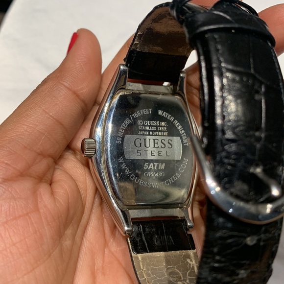 Authentic Heavily used Guess watch - Picture 4 of 7